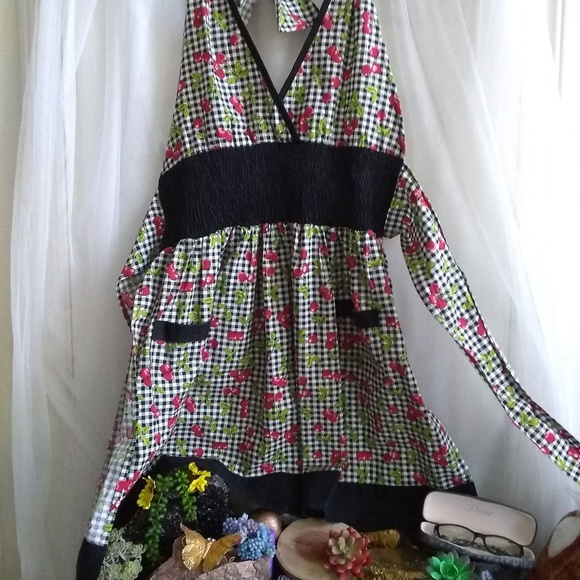 asd Living Other - 🍒Gourmet's ads Living Hostess Aprons 🍰 Like New
